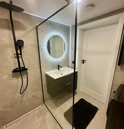 Lejlighed Butas Nuomai Truputi Daugiau Nei Kilometras Pesciomis Iki Senamiescio *